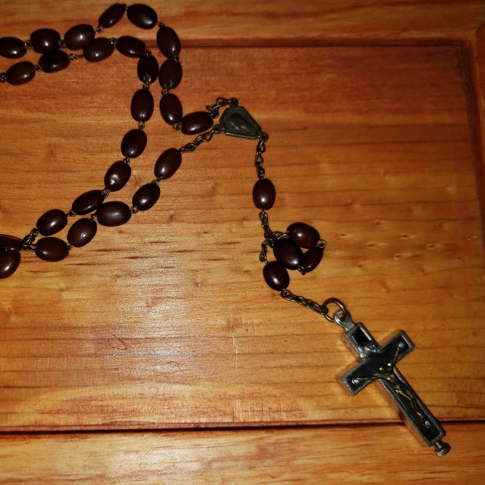 ROMA Crucifix/Cross Reliquary Rosary